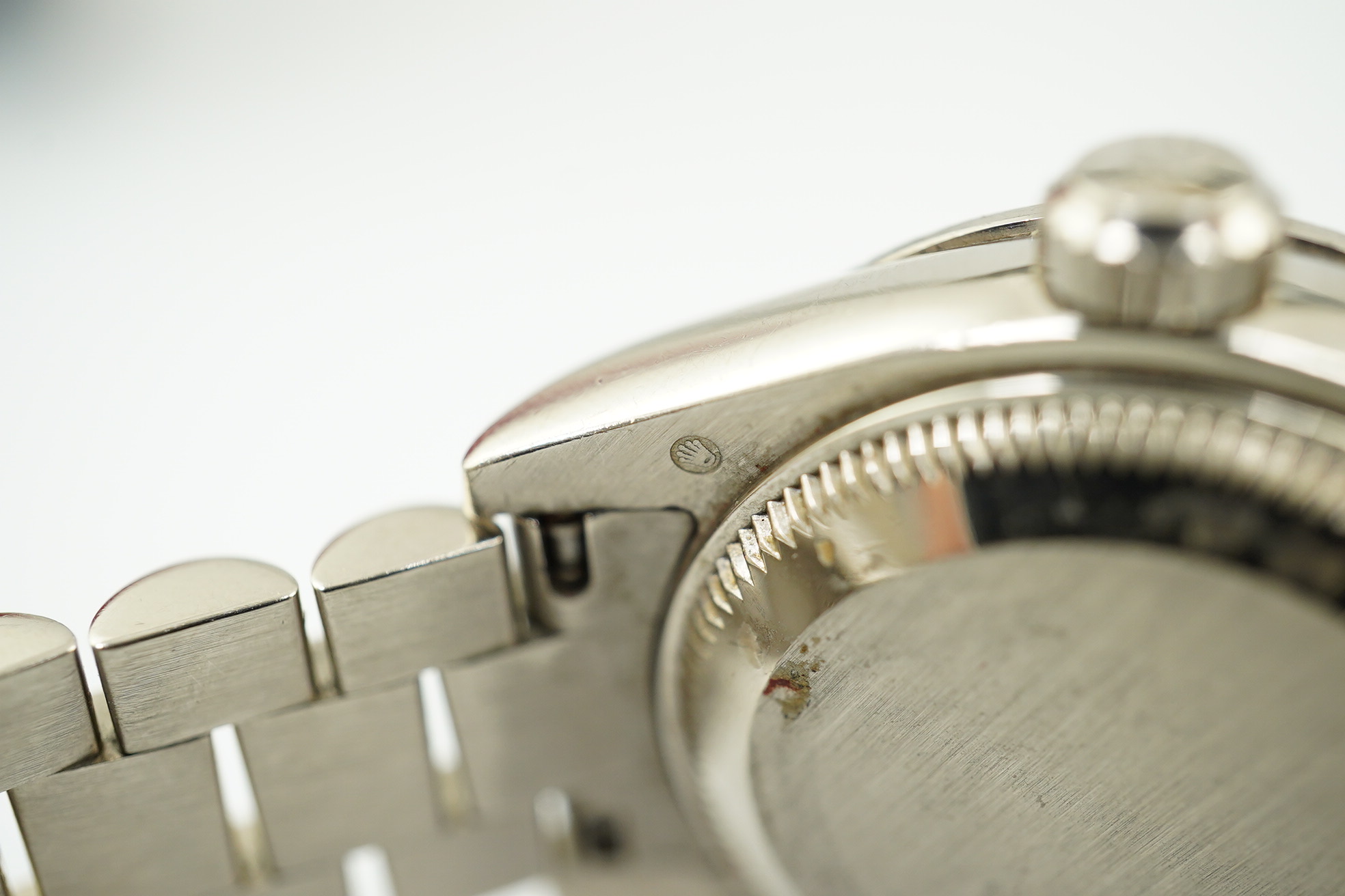 A lady's 2006 18ct white gold and diamond Rolex Oyster Perpetual Datejust wrist watch, on an 18ct white gold Rolex bracelet with deployment clasp